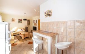 2 Bedroom Stunning Apartment In Krusevo