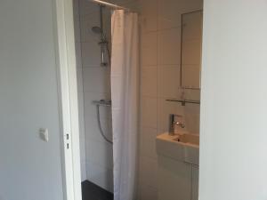 t KISTJE Bed by the Sea