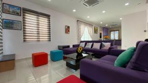 Simfoni Families Suite