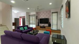 Simfoni Families Suite