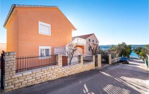 Beautiful Apartment In Krusevo With Kitchen