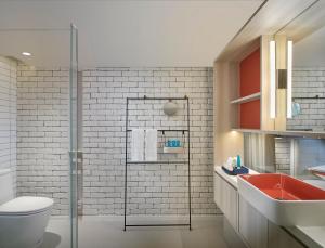 Studio with Balcony King Room