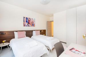 Atlantis Holiday Suites