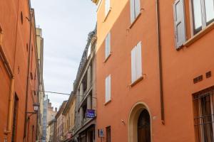 Garisenda, Bologna by Short Holidays