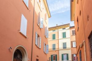 Garisenda, Bologna by Short Holidays