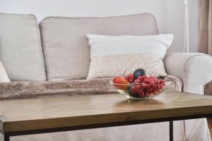 Apartments Dmowskiego Kępa Mieszczańska by Renters