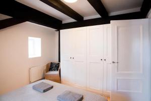 Sunny mansard in the heart of Old Town