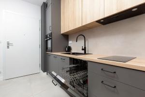 Studio Apartment Praga Targowa by Noclegi Renters