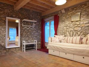 B&B / Chambres d'hotes Le Grand Cedre Spa et sauna interieur piscine : photos des chambres
