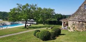 Maisons d'hotes Le Clos-Lascazes maison d'Hotes : Chambre Double - Vue sur Jardin