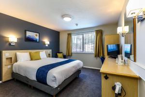 Standard Double Room room in Days Inn Hotel Fleet