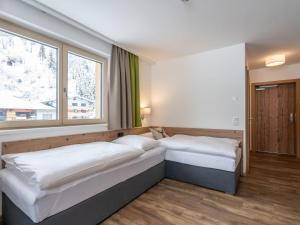 Chalet in Saalbach near Ski Lift and Sauna