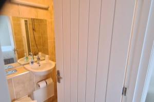 Beautiful 2-bed Apartment on Torquay seafront