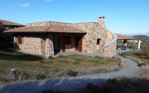 Santa Teresa Gallura villa vista mare con ampio giardino piscina riscaldata WI FI IUN Q5020