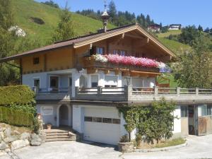 Apartment in Hollerbach near Kitzbühel Ski Lift