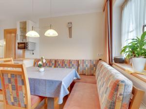 Apartment in Hainzenberg near Ski Lift