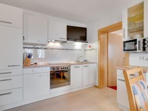 Apartment in Hainzenberg near Ski Lift