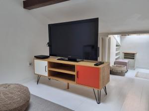 Begoña de mis amores 119D1 by R2R Consulting