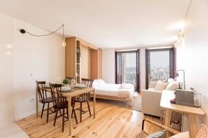 Downtown Studio w Gorgeous Views by LovelyStay