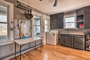 Pet-Friendly Belmar Cottage Less Than 1 Mi to Beach!