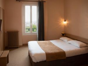 Hotels Hotel des Pyrenees : photos des chambres