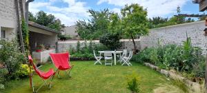 B&B / Chambres d'hotes Suite de charme dans une maison charentaise : photos des chambres