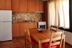 Ikaria Utopia - Cusco Studios Ikaria Greece
