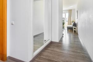 Praia da Rocha, 4G Jardins da Rocha, Sunny Studio, Air Conditioning, two Pools, Internet, Parking, by IG