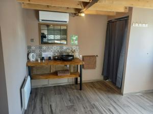 Maisons de vacances COSY-LOFT Industriel , jacuzzi , WIFI , 6 personnes max : photos des chambres