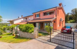 Two-Bedroom Holiday Home In Banjole