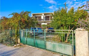 1 Bedroom Awesome Apartment In Vinisce 