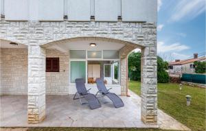 Amazing Home In Premantura With Wifi 