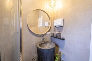 3 Kamar Villa dekat Pakuwon Mall Jogja 9 Tamu, Siji Gempol