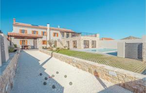 Stunning Home In Valtura With Wifi, Outdoor Swimming Pool And Heated Swimming Pool