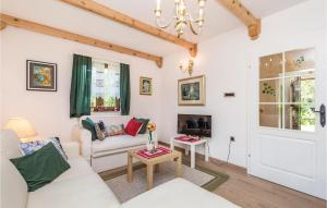 Awesome Home In Brod Na Kupi With Sauna