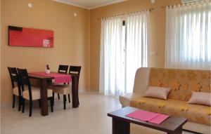 Awesome Apartment In Porec With Wifi 