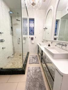 Perfect Wrigleyville Stay