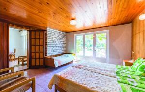 1 Bedroom Lovely Apartment In Rabac