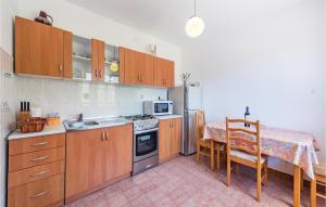 1 Bedroom Lovely Apartment In Rabac