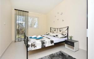 Four-Bedroom Holiday Home In Lecevica