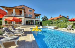 Beautiful Home In Buje With 4 Bedrooms, Wifi And Outdoor Swimming Pool