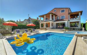 Beautiful Home In Buje With 4 Bedrooms, Wifi And Outdoor Swimming Pool