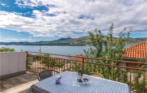 Cozy Apartment In Okrug Donji With House Sea View 
