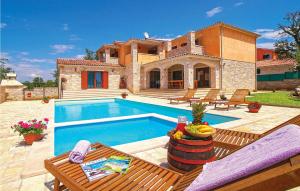 Stunning Home In Vodnjan