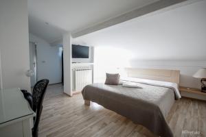 Apartments and Rooms Degra