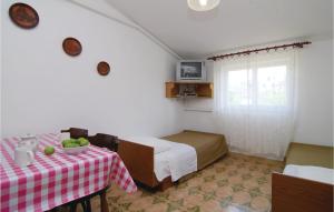 Apartment Obala Morinje I