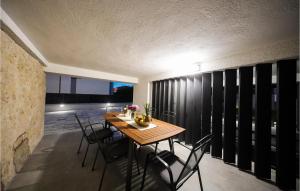 Gorgeous Apartment In Zadar With Wifi 