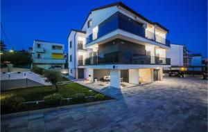 Gorgeous Apartment In Zadar With Wifi