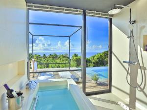 鸛巣（ムカカヴィラ コウノス)