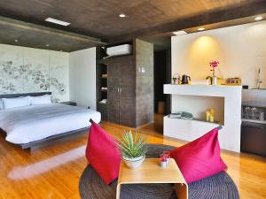 鸛巣（ムカカヴィラ コウノス)